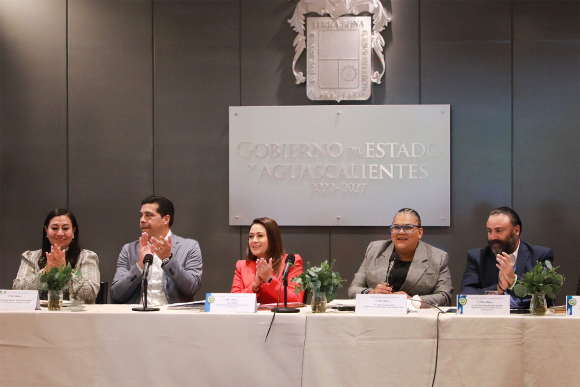 SELLO DE BAJO CARBON 6 scaled TERE JIMÉNEZ RECONOCE A EMPRESAS COMPROMETIDAS CON EL CUIDADO DEL MEDIO AMBIENTE