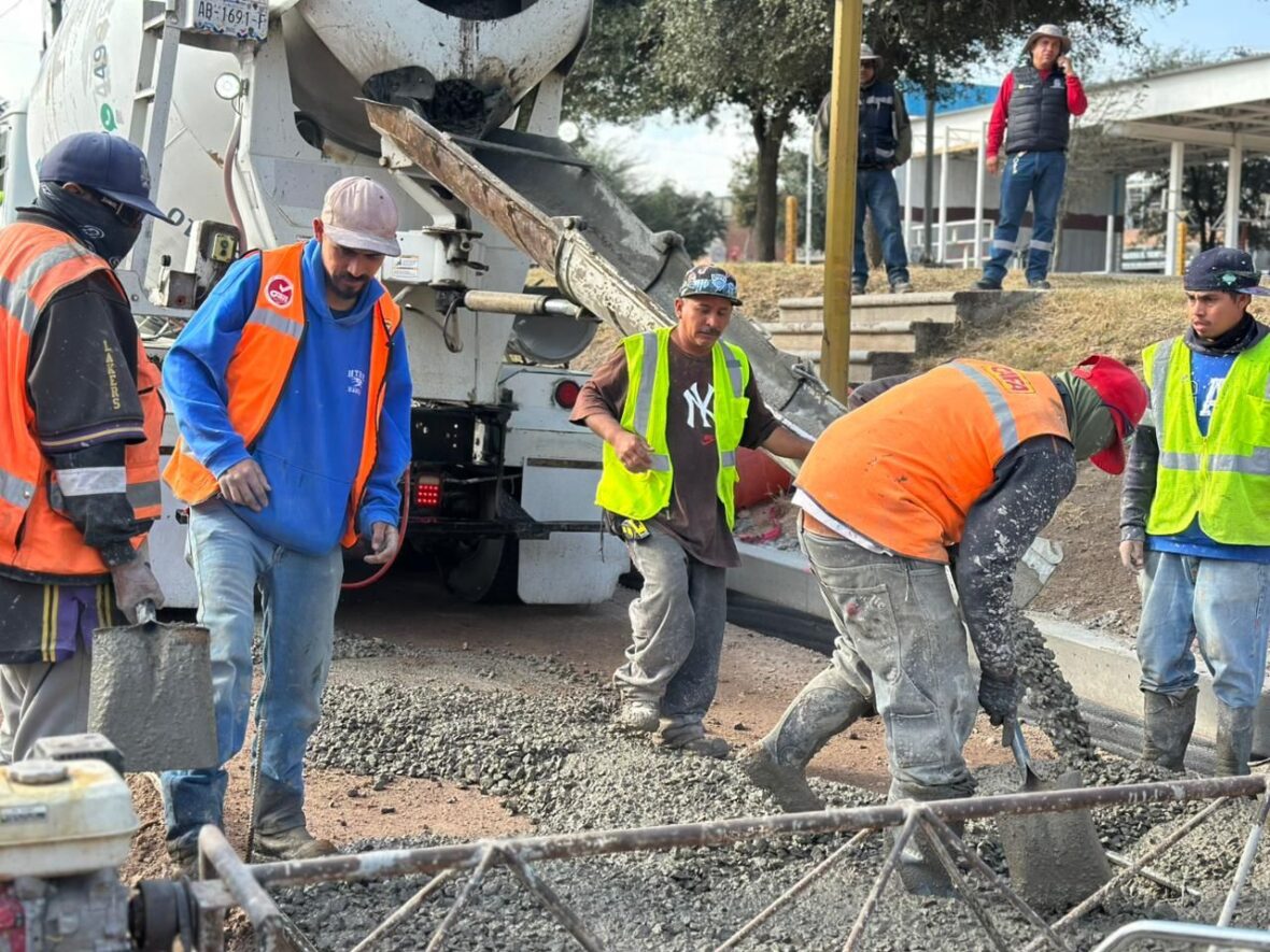 WhatsApp Image 2025 12 09 at 2.56.37 PM 3 scaled AVANZA MUNICIPIO DE AGUASCALIENTES EN OBRA DE PAVIMENTACIÓN EN AV. POLIDUCTO
