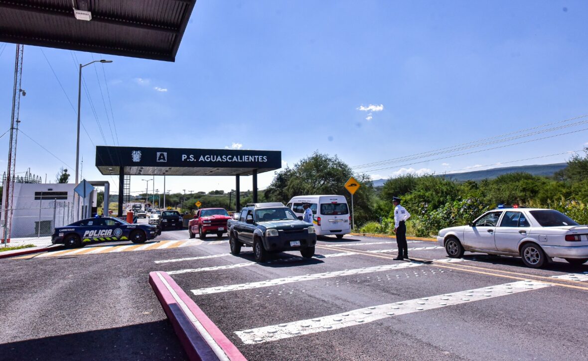 WhatsApp Image 2025 12 17 at 10.23.01 AM scaled ARRANCA OPERATIVO PARA RECIBIR A PAISANOS QUE REGRESAN A PASAR LAS FIESTAS DECEMBRINAS