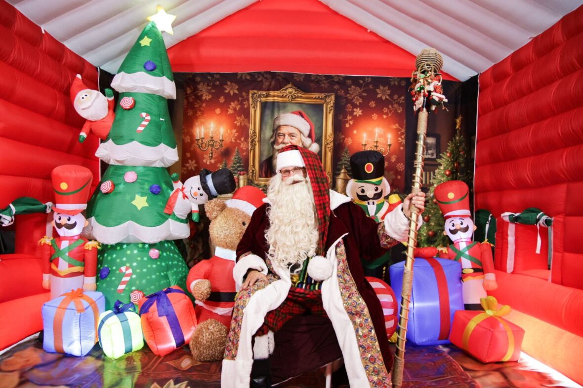 WhatsApp Image 2025 12 18 at 9.35.12 PM 11 scaled 12 KILÓMETROS LLENOS DE MAGIA; TERE JIMÉNEZ INAUGURA VILLA NAVIDAD EN LA LÍNEA VERDE