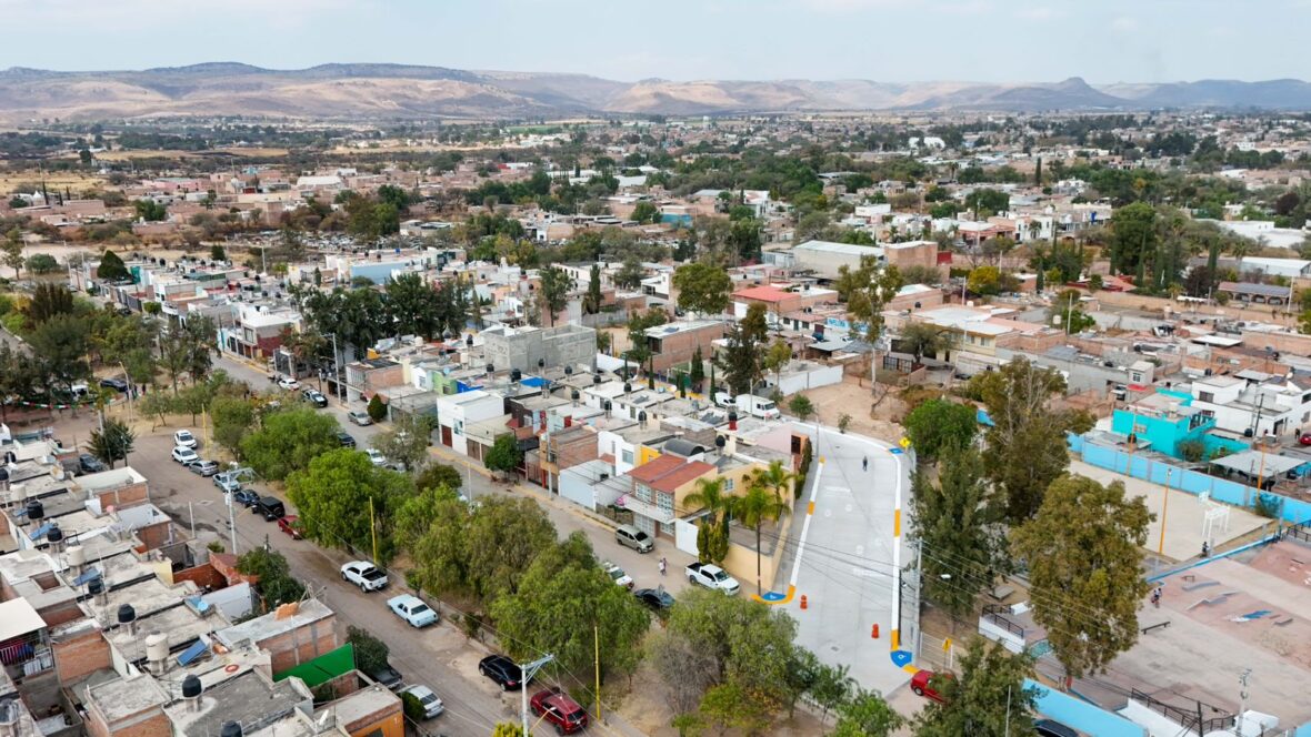 098a6078 942c 4ef9 b9ff f2743548bb2e scaled TERE JIMÉNEZ ENTREGA NUEVA CALLE CON CONCRETO HIDRÁULICO EN JESÚS MARÍA; TRANSFORMARÁ LA VIDA DE LAS FAMILIAS DE LA ZONA