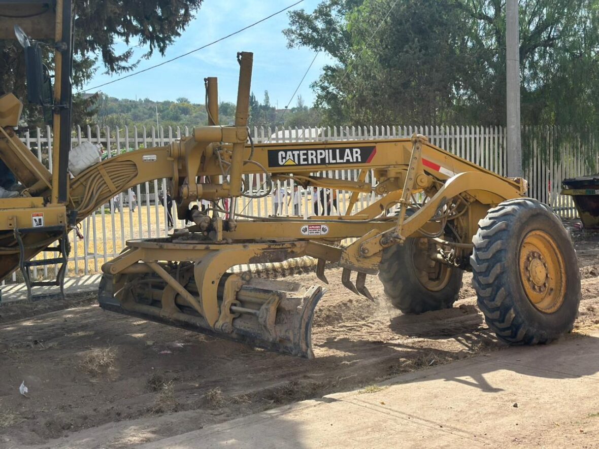 WhatsApp Image 2025 12 15 at 3.12.44 PM 2 scaled MUNICIPIO FORTALECE LA CONECTIVIDAD EN COMUNIDADES CON TRABAJOS DE RASTREO Y RENIVELACIÓN