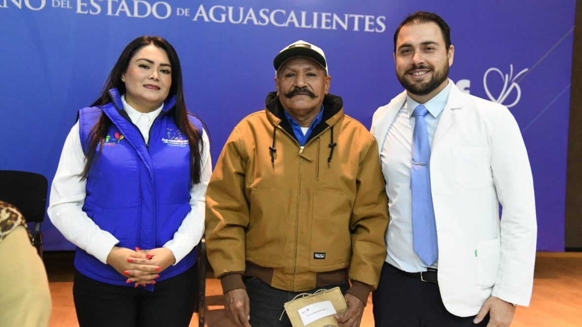 WhatsApp Image 2026 01 15 at 2.34.35 PM 1 scaled PRÓTESIS DENTALES DEVUELVEN SONRISAS A ADULTOS MAYORES