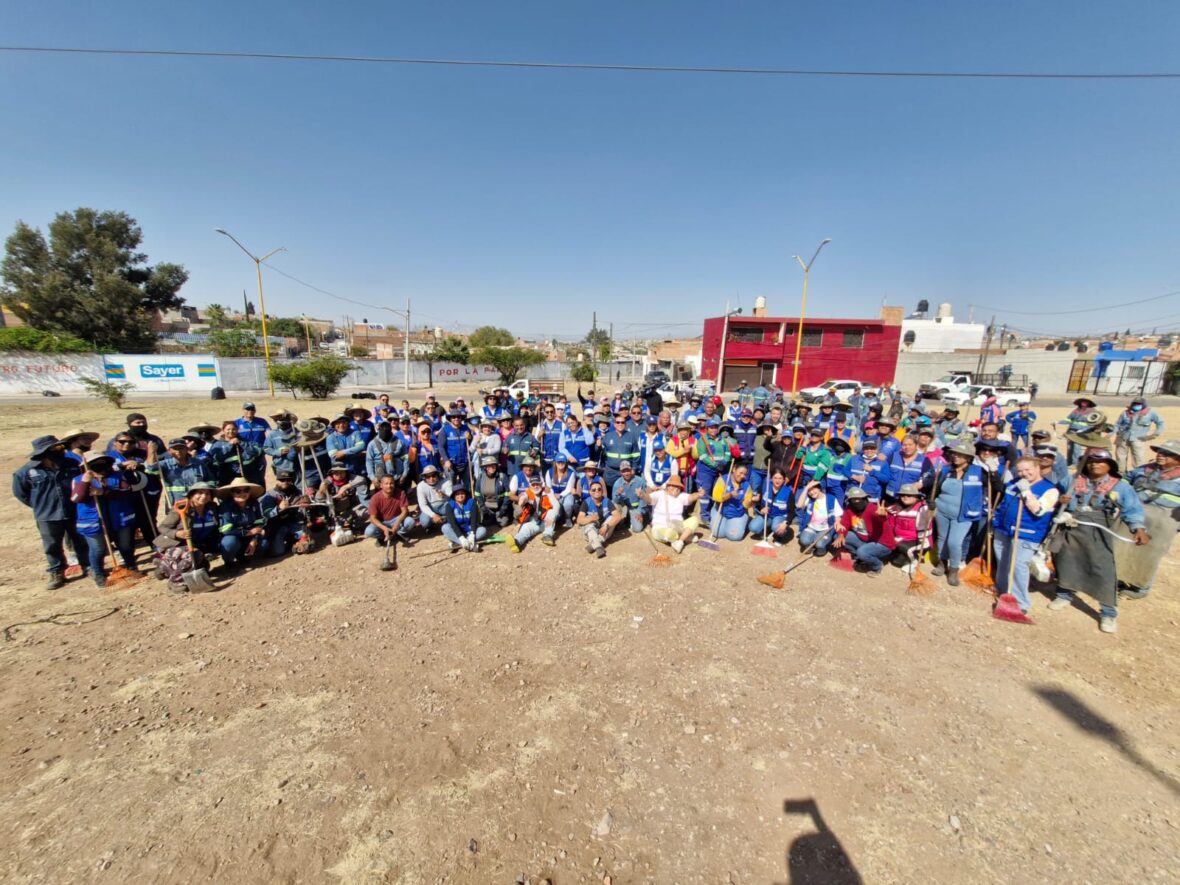 FOTO 120326 1 scaled REALIZA MUNICIPIO DE AGUASCALIENTES MEGA OPERATIVO DE LIMPIEZA EN EL ORIENTE DE LA CIUDAD