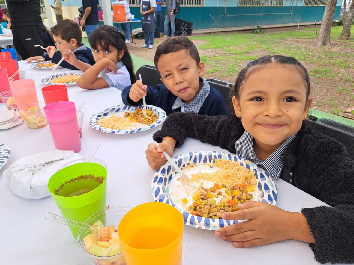 WhatsApp Image 2026 03 03 at 1.02.55 PM 1 scaled ALILECHE LLEGA A COOPERATIVAS ESCOLARES PARA FORTALECER LA NUTRICIÓN INFANTIL