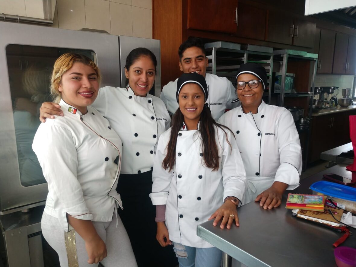 WhatsApp Image 2026 03 20 at 12.59.59 PM 1 scaled TODO COMENZÓ CON UN CURSO Y HOY TIENE SU PROPIO NEGOCIO, ESTA ES LA HISTORIA DE CYNTHIA