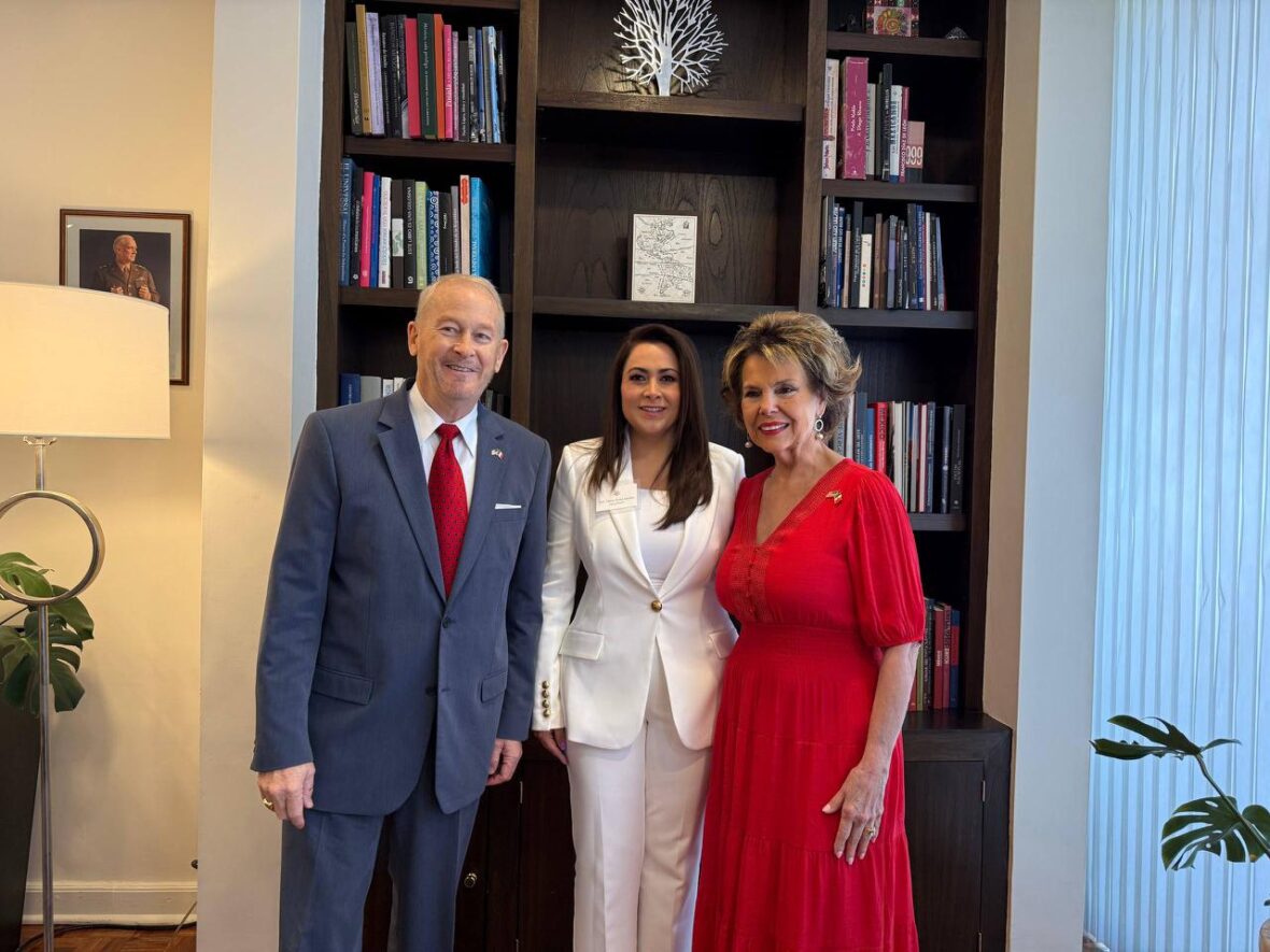 WhatsApp Image 2026 03 25 at 15.46.52 scaled TERE JIMÉNEZ SOSTUVO UNA REUNIÓN CON EL EMBAJADOR DE ESTADOS UNIDOS EN MÉXICO, RONALD DOUGLAS JOHNSON