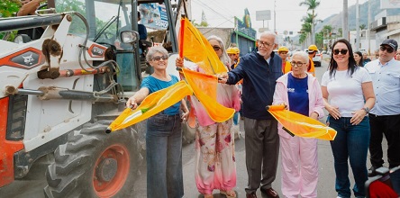 banderazo obra Inician Miguel Ángel Navarro y Beatriz Estrada renovación integral de la avenida Jacarandas en Tepic