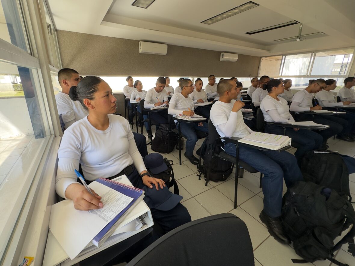 WhatsApp Image 2026 03 12 at 14.44.39 scaled BABET SE PREPARA PARA CUMPLIR SU SUEÑO: SER UNA MUJER POLICÍA