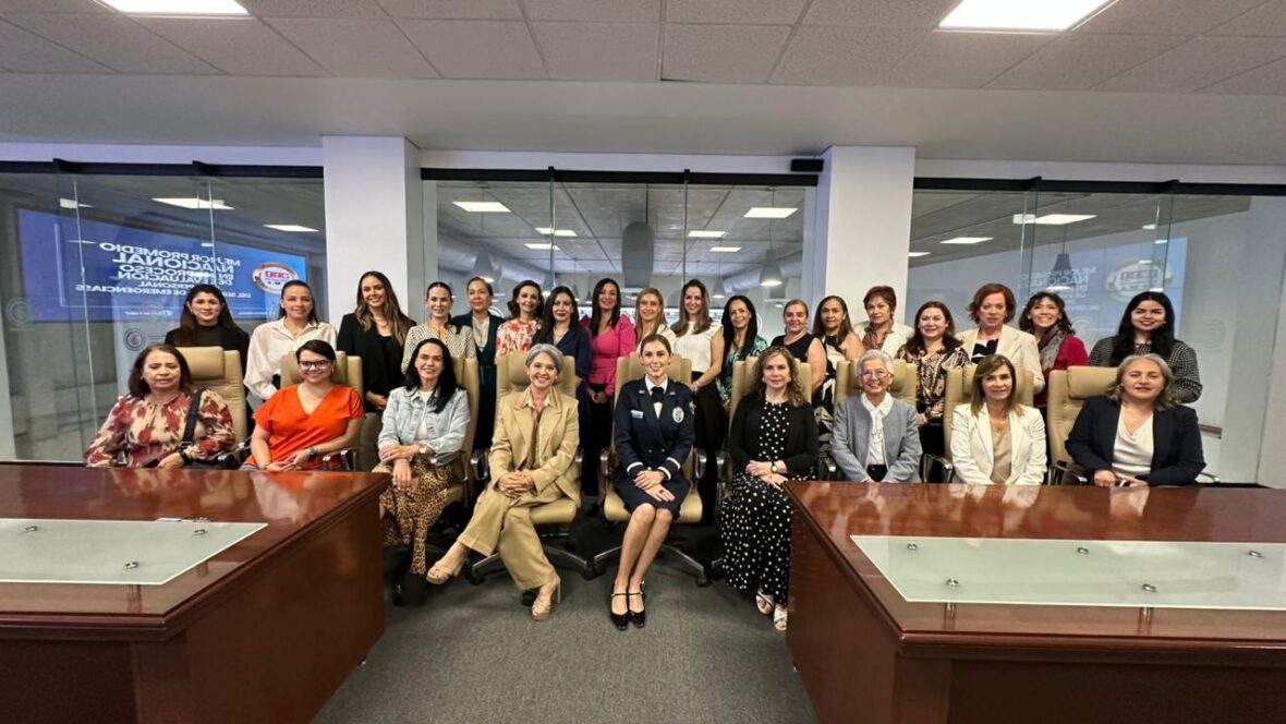 WhatsApp Image 2026 03 26 at 10.37.13 2 scaled EMPRESARIAS VISITAN EL C5i Y CONOCEN ACCIONES PARA LA SEGURIDAD DE LAS MUJERES