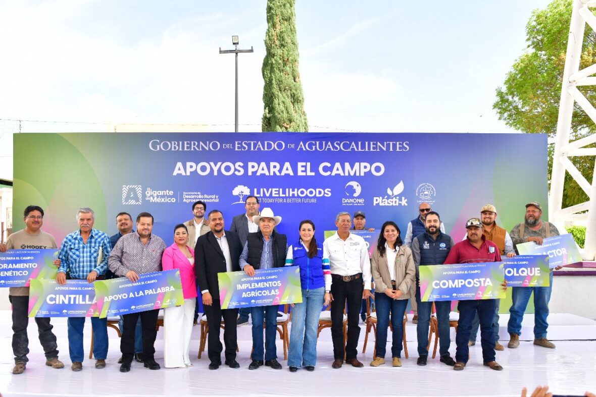 WhatsApp Image 2026 03 28 at 12.04.09 PM 5 scaled TERE JIMÉNEZ ENTREGA APOYOS AL CAMPO Y REFUERZA DESARROLLO RURAL EN COSÍO