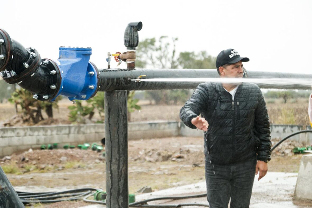 WhatsApp Image 2026 04 06 at 10.05.40 AM scaled LEO MONTAÑEZ PONE EN MARCHA NUEVO POZO EN BUENAVISTA DE PEÑUELAS