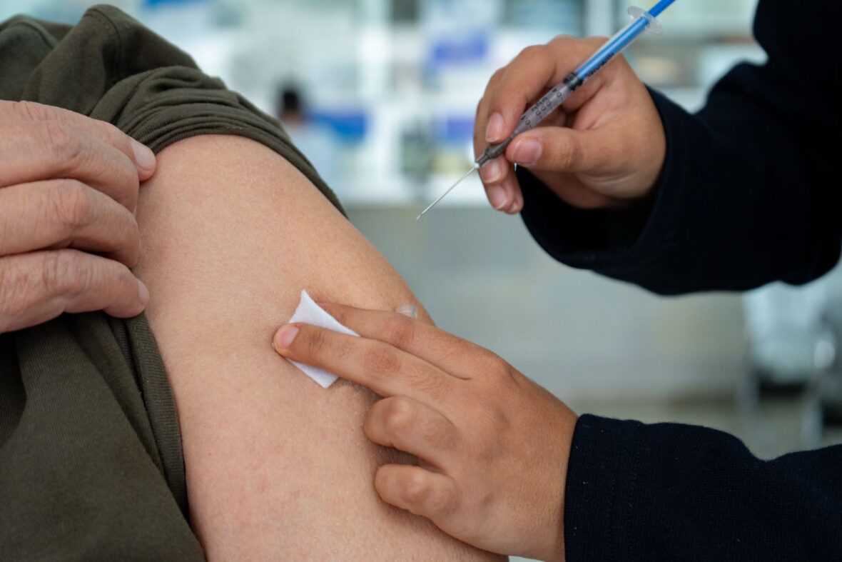 WhatsApp Image 2026 04 10 at 12.53.58 PM scaled ESTE SÁBADO COMPLETA TU ESQUEMA DE VACUNACIÓN EN CENTROS DE SALUD