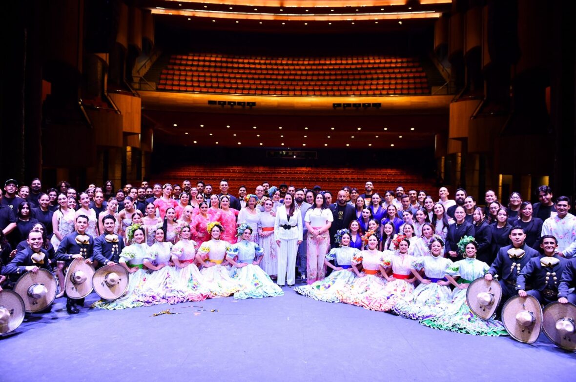 WhatsApp Image 2026 04 27 at 8.29.28 PM 2 scaled “EL FERIAL DE MI VIDA” CELEBRA 60 AÑOS DE TRADICIÓN Y TALENTO